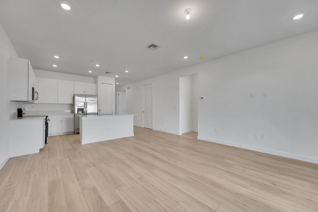 В аренду: $2,200 (3 спален, 2 ванн, 1436 Квадратных фут)