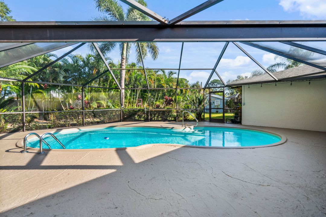 For Sale: $389,000 (3 beds, 2 baths, 1618 Square Feet)