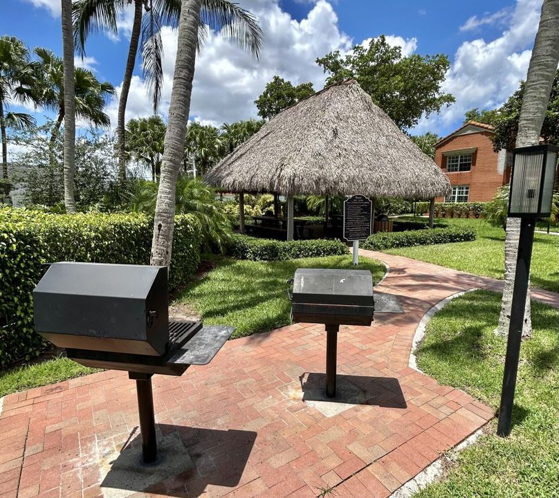 出租: $2,350 (2 贝兹, 2 浴室, 1035 平方英尺)