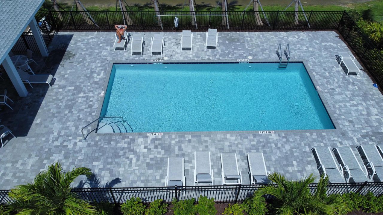 For Rent: $2,295 (3 beds, 2 baths, 1485 Square Feet)