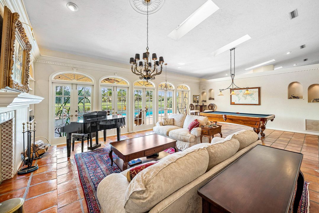 En Venta: $1,450,000 (5 camas, 5 baños, 4919 Pies cuadrados)