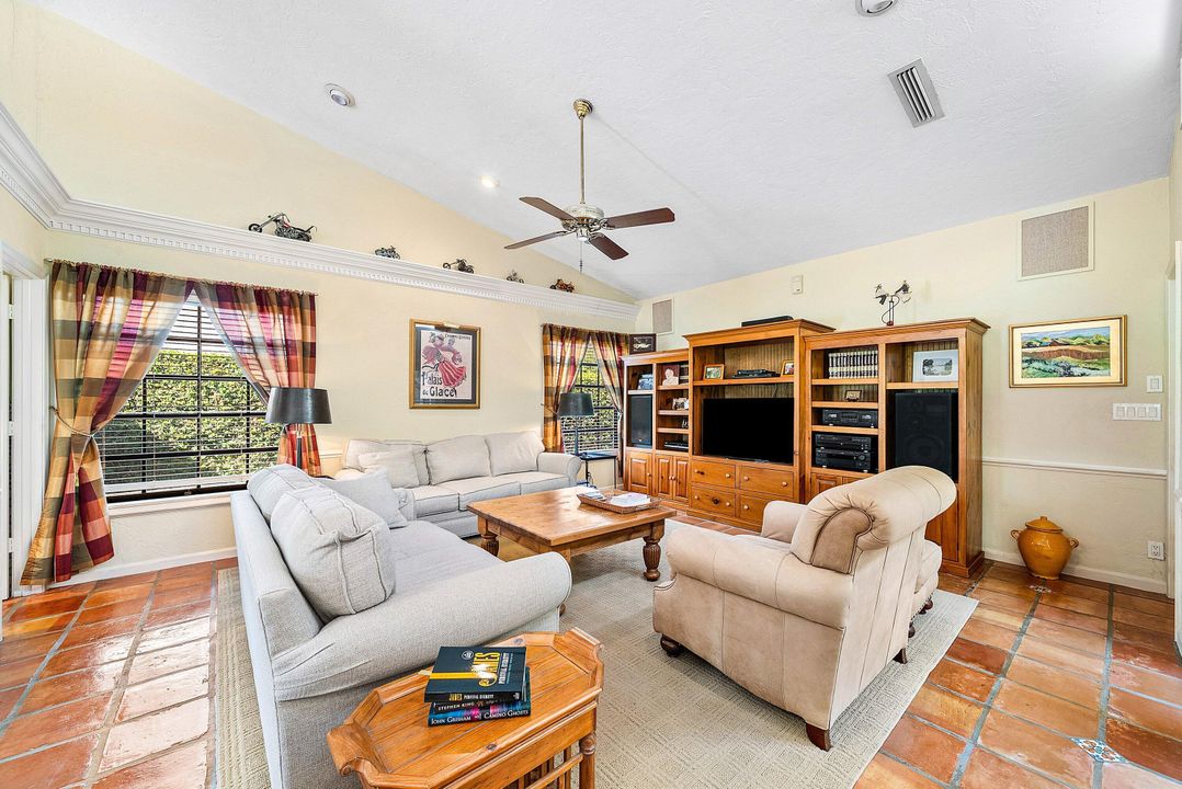 En Venta: $1,450,000 (5 camas, 5 baños, 4919 Pies cuadrados)