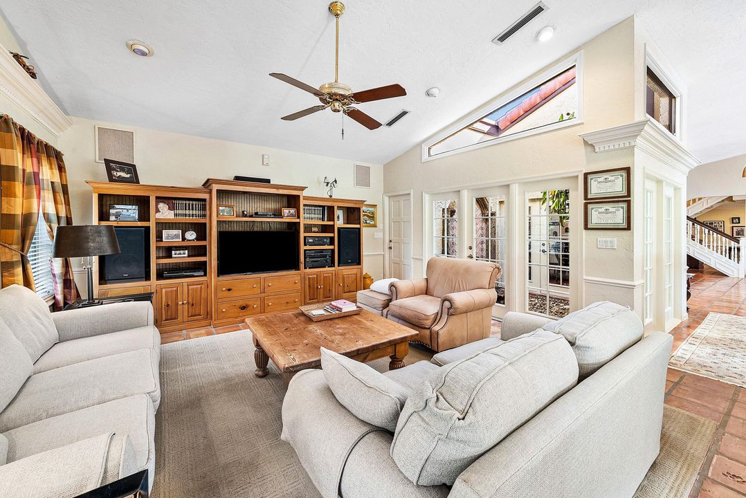 En Venta: $1,450,000 (5 camas, 5 baños, 4919 Pies cuadrados)