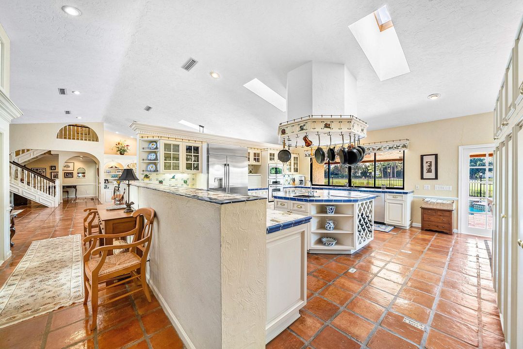 En Venta: $1,450,000 (5 camas, 5 baños, 4919 Pies cuadrados)