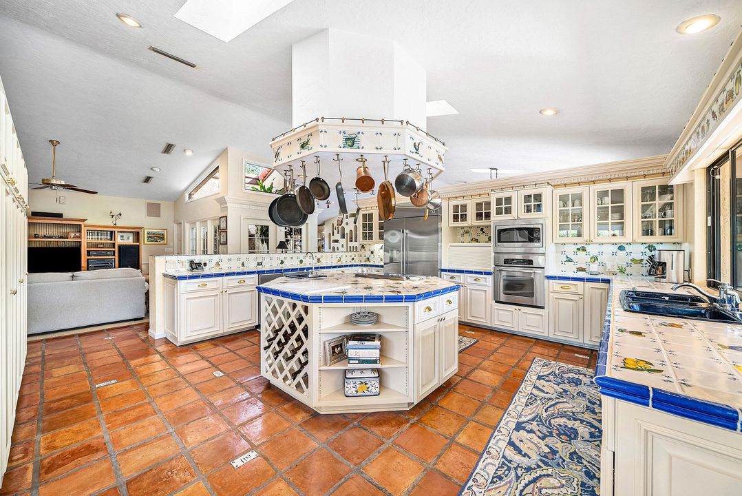 En Venta: $1,450,000 (5 camas, 5 baños, 4919 Pies cuadrados)