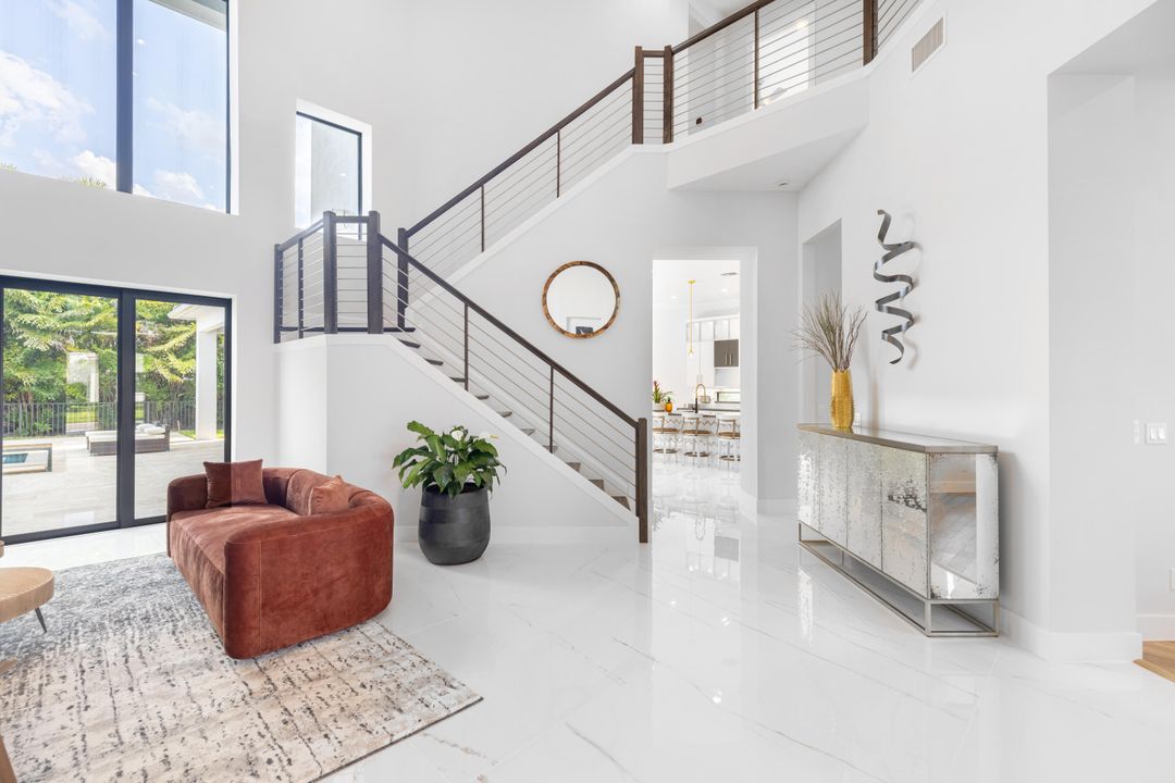 For Sale: $3,395,000 (6 beds, 5 baths, 5476 Square Feet)