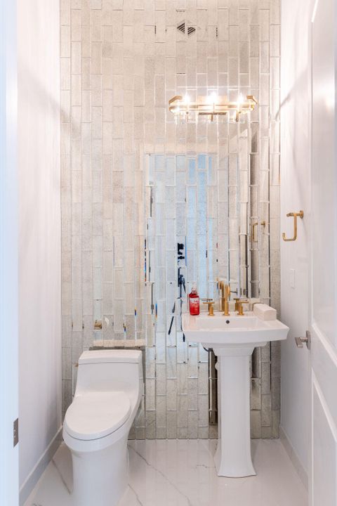 For Sale: $3,395,000 (6 beds, 5 baths, 5476 Square Feet)