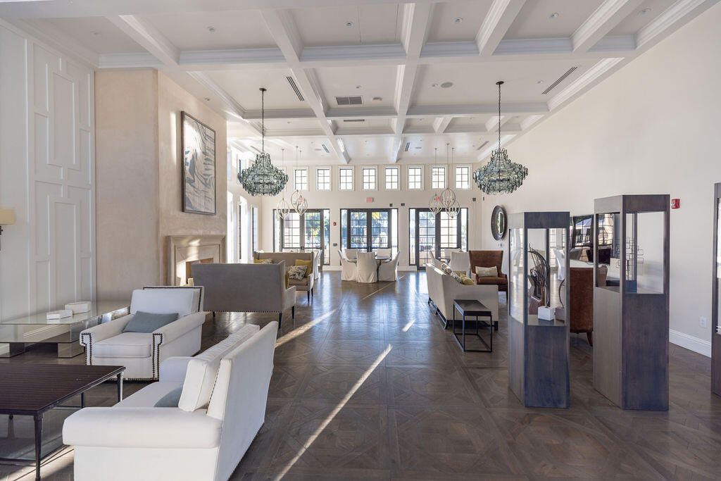 For Sale: $3,395,000 (6 beds, 5 baths, 5476 Square Feet)