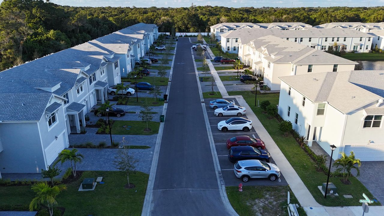 For Rent: $2,295 (3 beds, 2 baths, 1485 Square Feet)