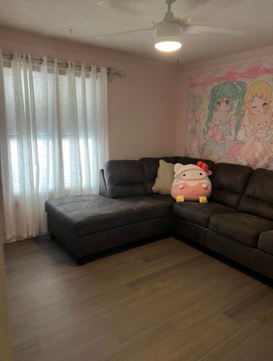 En Venta: $625,000 (3 camas, 2 baños, 1915 Pies cuadrados)