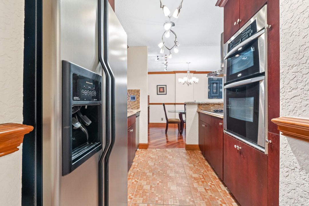 待售: $499,500 (2 贝兹, 2 浴室, 1093 平方英尺)