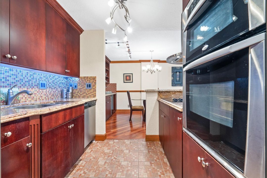 待售: $499,500 (2 贝兹, 2 浴室, 1093 平方英尺)