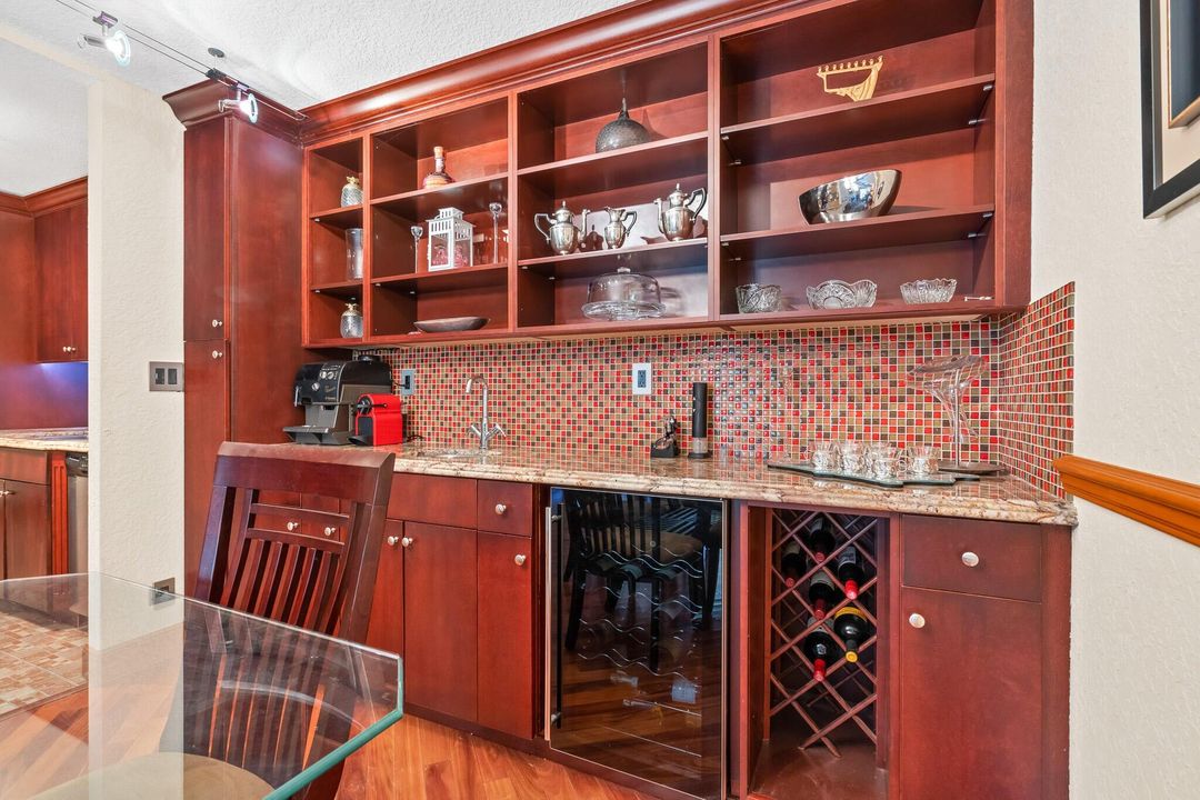 待售: $499,500 (2 贝兹, 2 浴室, 1093 平方英尺)