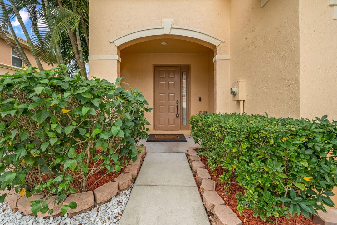 В аренду: $4,500 (3 спален, 2 ванн, 1579 Квадратных фут)