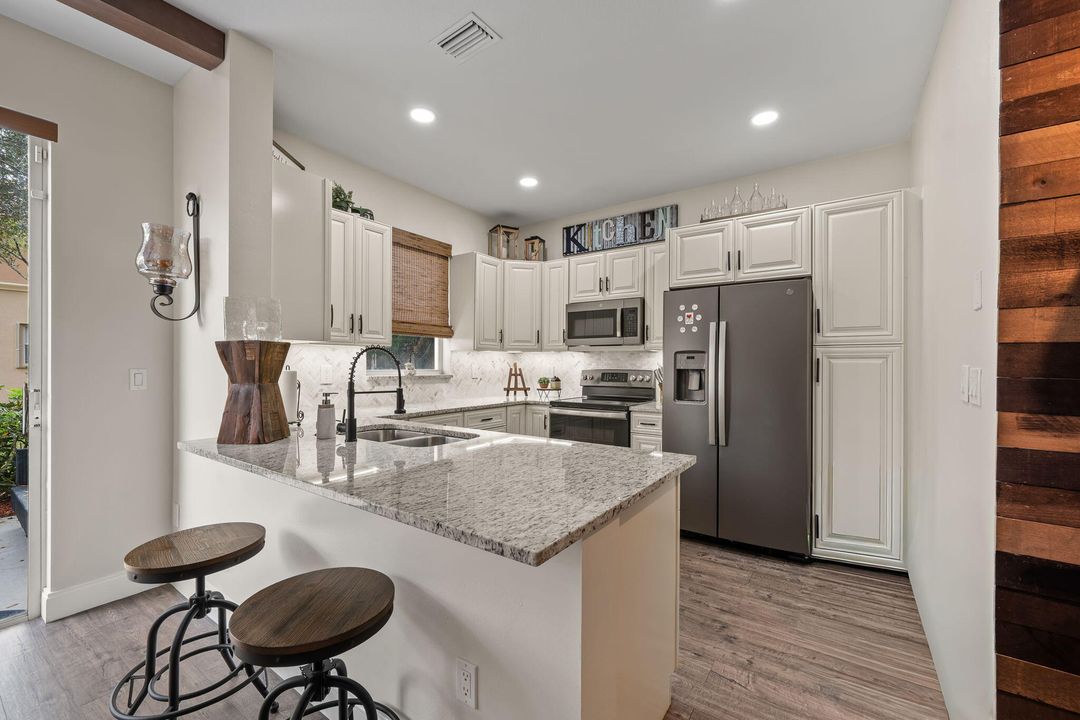 В аренду: $4,500 (3 спален, 2 ванн, 1579 Квадратных фут)