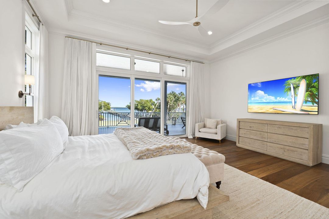 For Sale: $5,888,000 (4 beds, 4 baths, 4085 Square Feet)