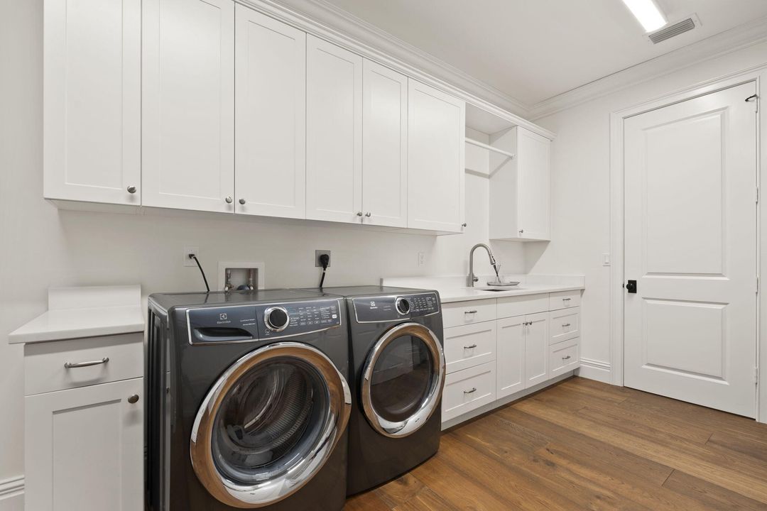 For Sale: $5,888,000 (4 beds, 4 baths, 4085 Square Feet)