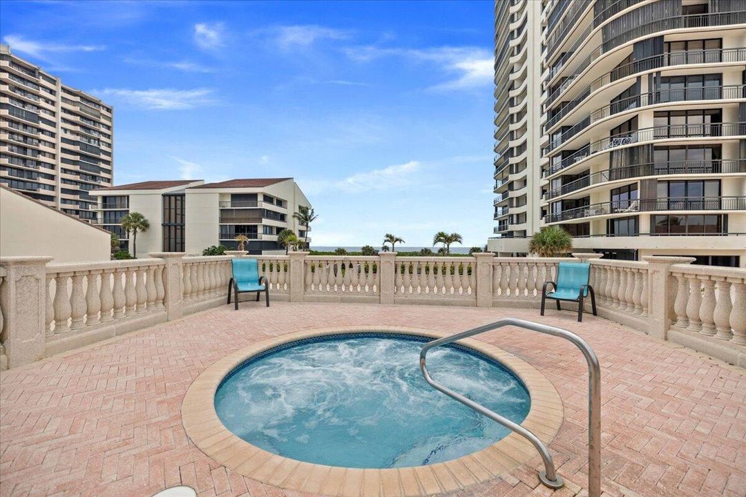 For Sale: $1,899,900 (2 beds, 3 baths, 2011 Square Feet)