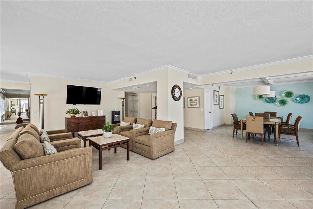 For Sale: $1,899,900 (2 beds, 3 baths, 2011 Square Feet)