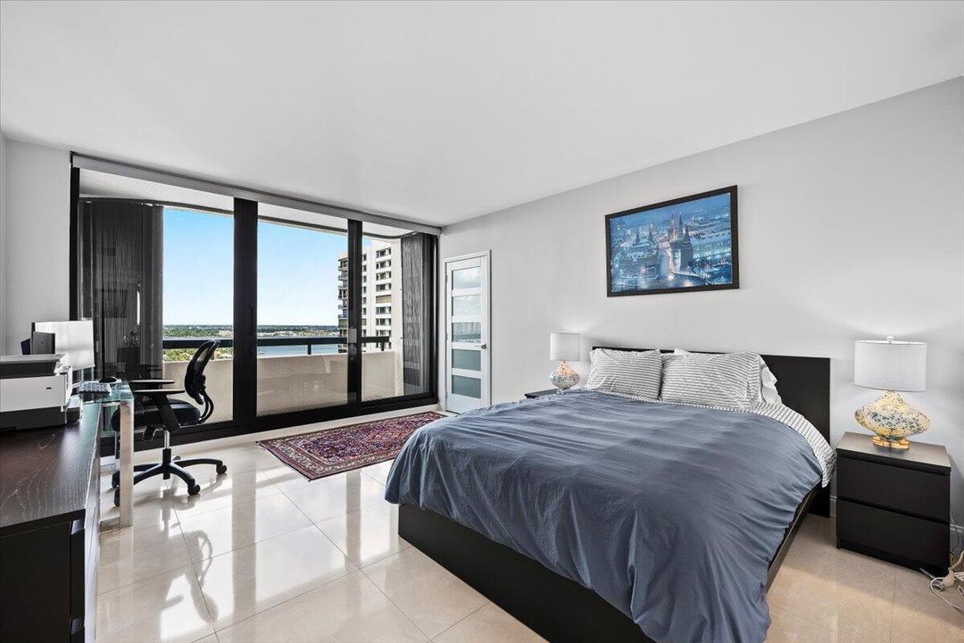 For Sale: $1,899,900 (2 beds, 3 baths, 2011 Square Feet)