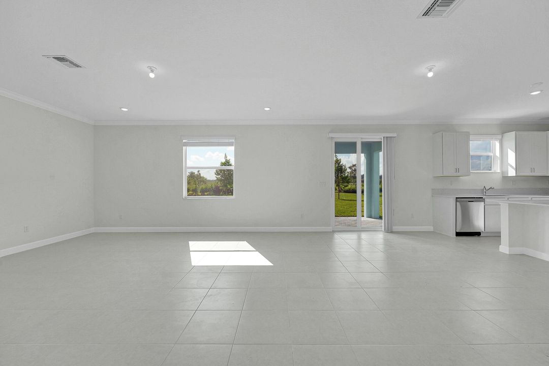 В аренду: $2,600 (4 спален, 2 ванн, 2583 Квадратных фут)