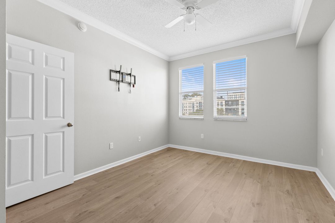 For Sale: $262,500 (1 beds, 1 baths, 760 Square Feet)