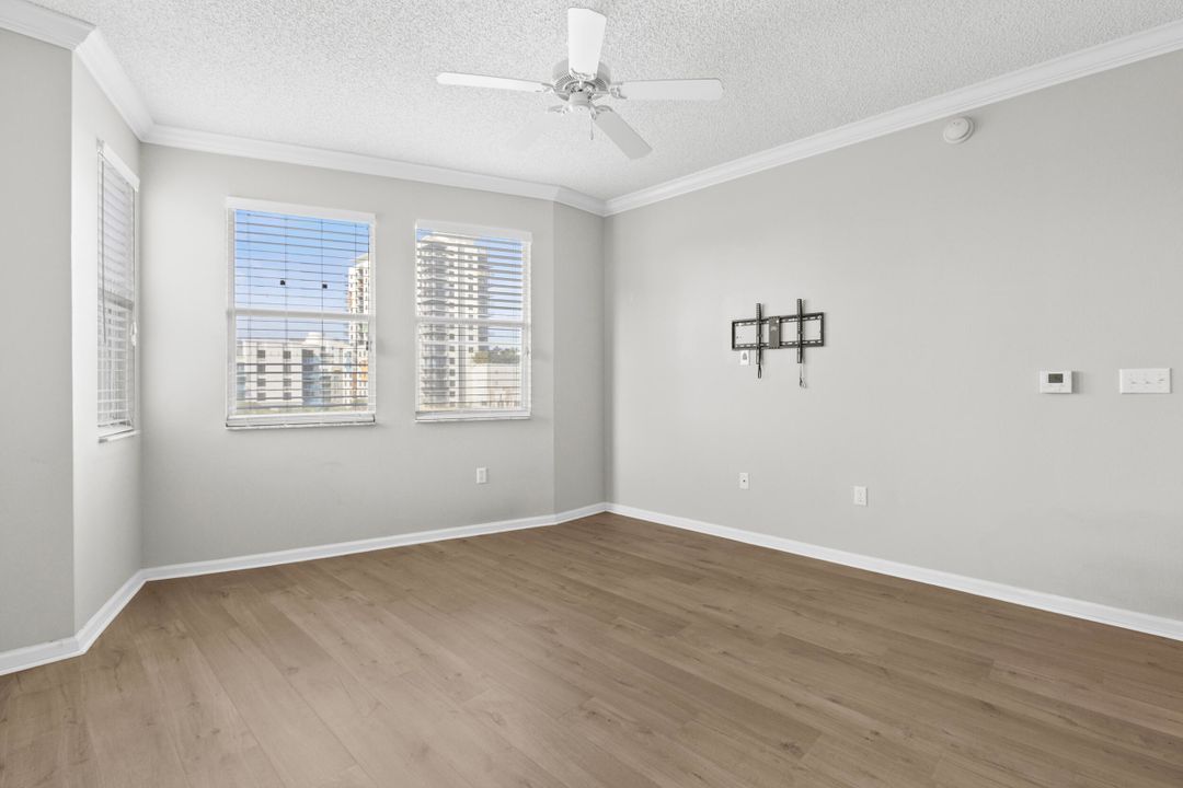 For Sale: $262,500 (1 beds, 1 baths, 760 Square Feet)