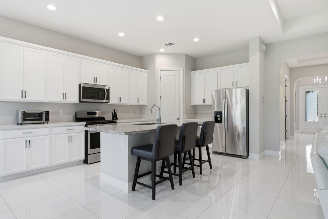 待售: $899,900 (2 贝兹, 2 浴室, 2100 平方英尺)