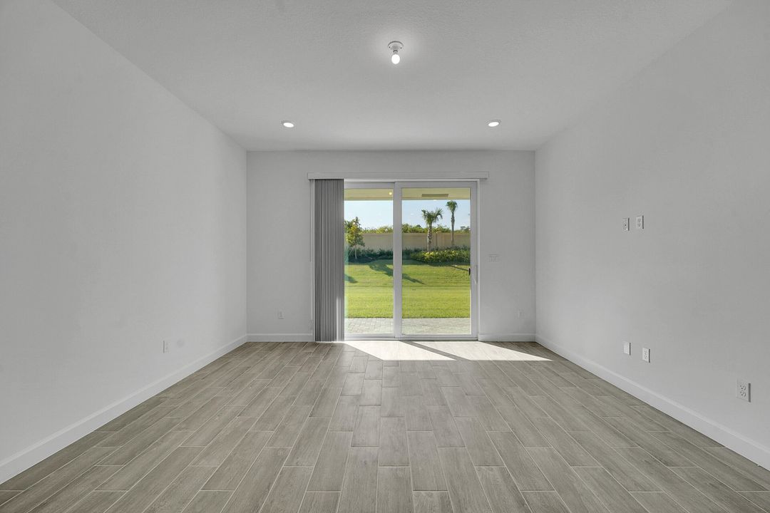 В аренду: $2,000 (2 спален, 2 ванн, 1308 Квадратных фут)