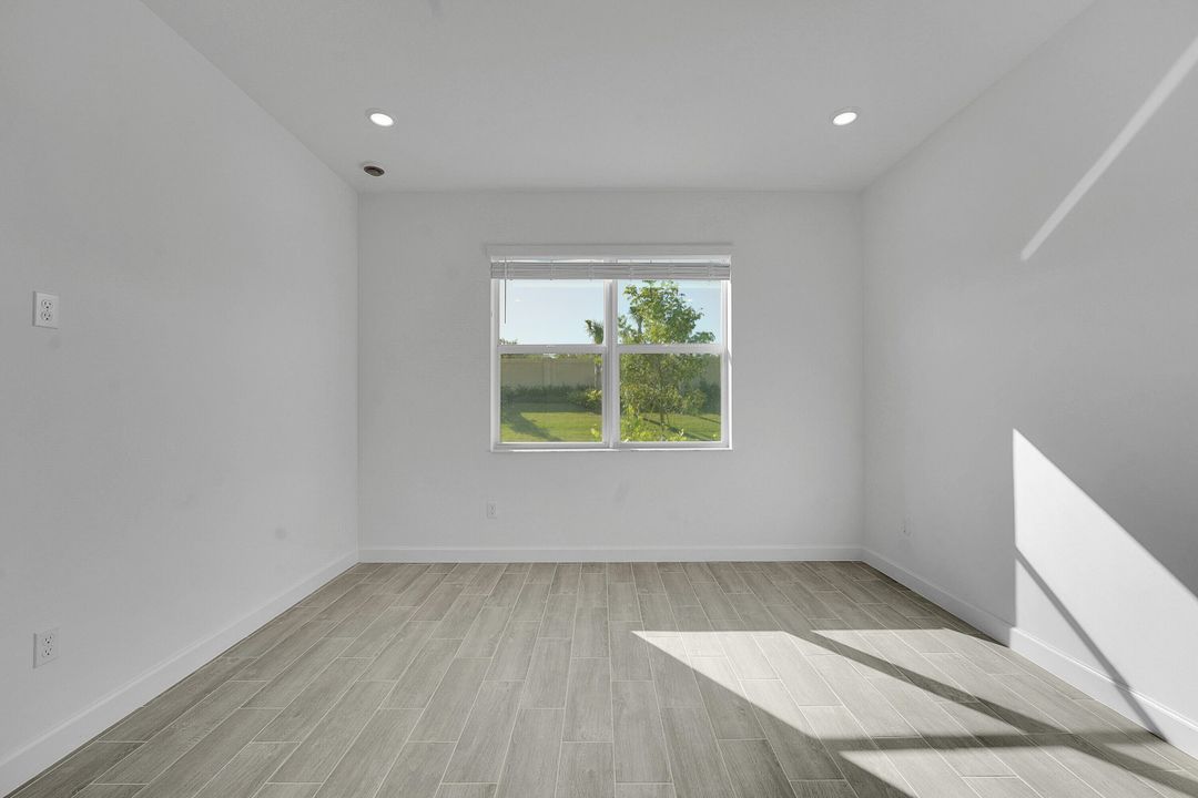 В аренду: $2,000 (2 спален, 2 ванн, 1308 Квадратных фут)