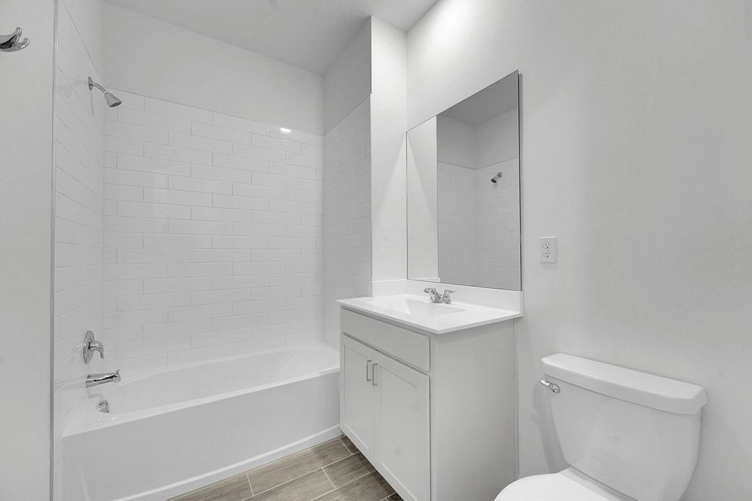 В аренду: $2,000 (2 спален, 2 ванн, 1308 Квадратных фут)