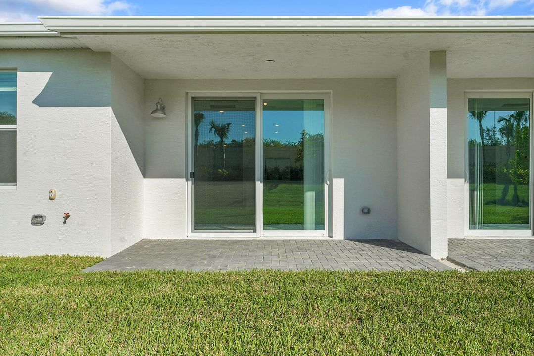 В аренду: $2,000 (2 спален, 2 ванн, 1308 Квадратных фут)