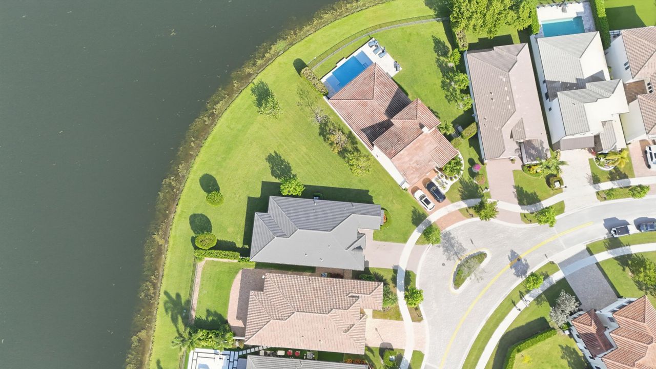 待售: $899,900 (2 贝兹, 2 浴室, 2100 平方英尺)