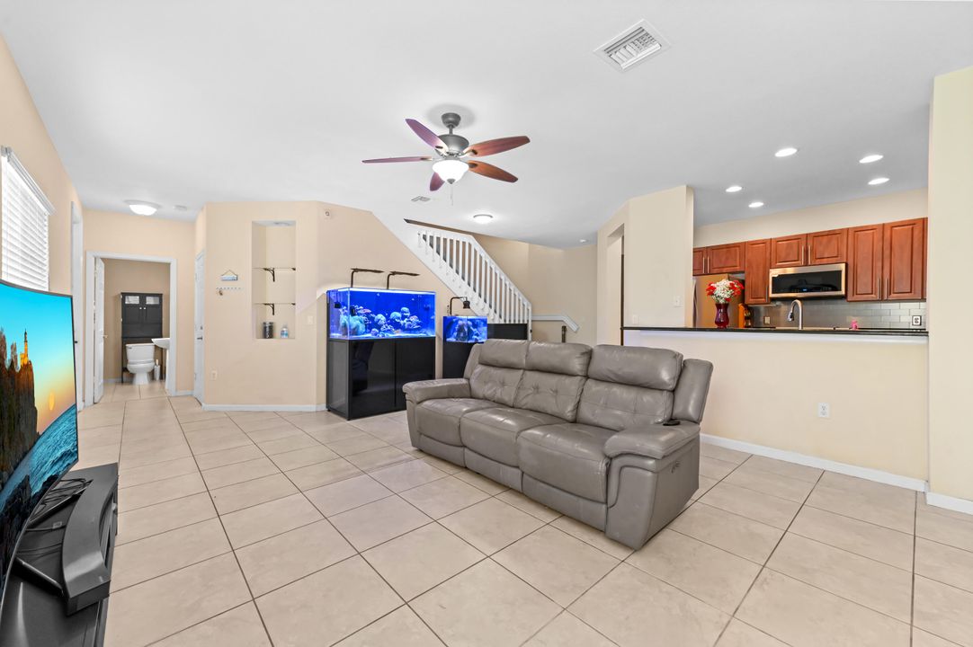For Sale: $499,900 (3 beds, 2 baths, 1768 Square Feet)