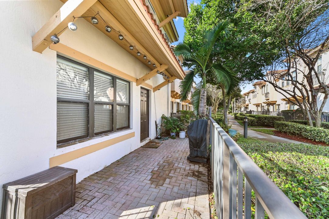 For Sale: $499,900 (3 beds, 2 baths, 1768 Square Feet)