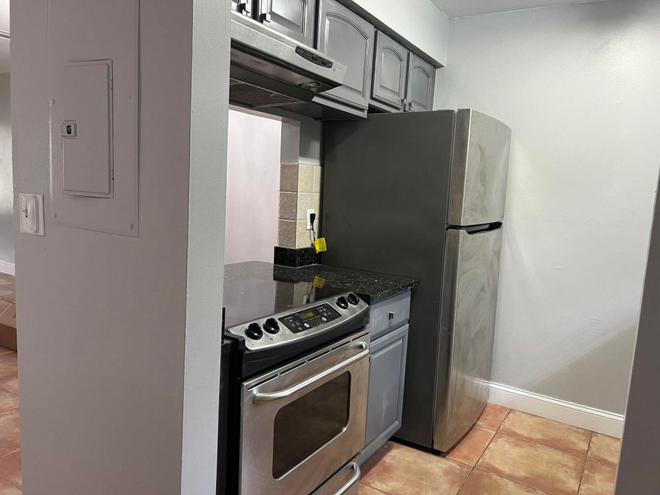 For Rent: $2,250 (2 beds, 2 baths, 1226 Square Feet)