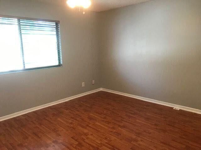 For Rent: $2,250 (2 beds, 2 baths, 1226 Square Feet)