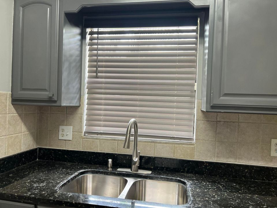 For Rent: $2,250 (2 beds, 2 baths, 1226 Square Feet)