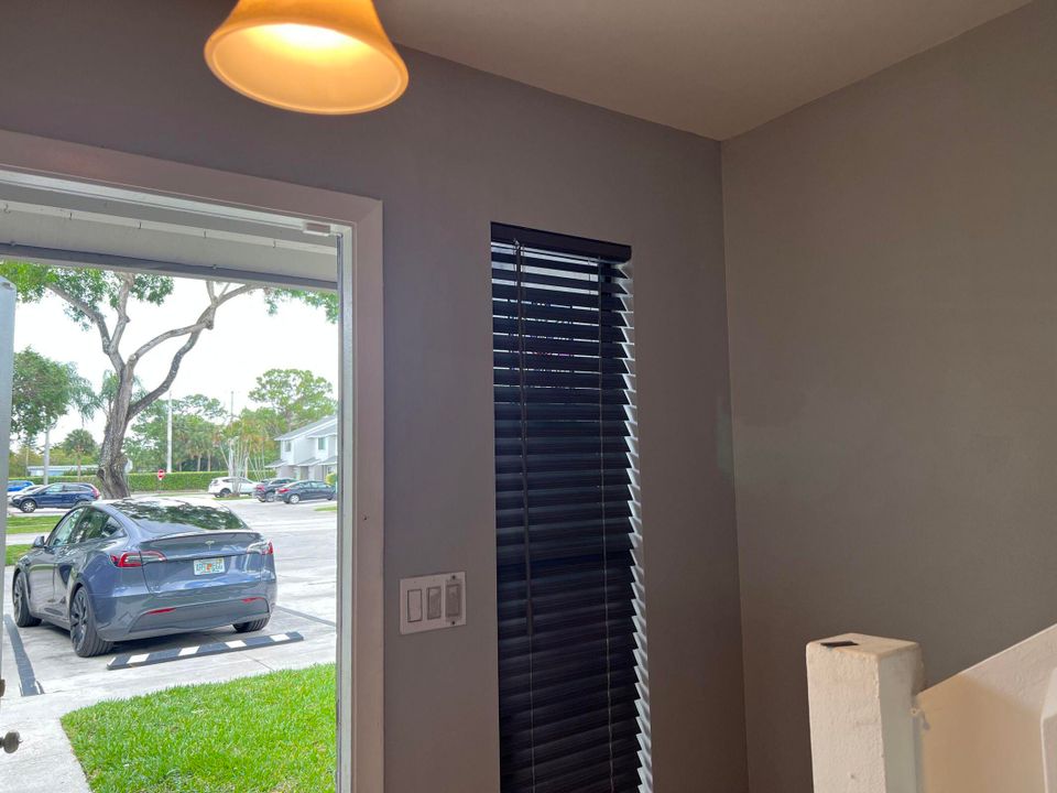 For Rent: $2,250 (2 beds, 2 baths, 1226 Square Feet)