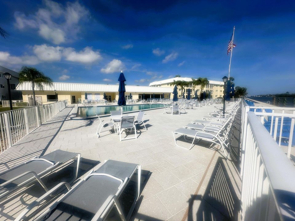 На продажу: $224,900 (1 спален, 1 ванн, 950 Квадратных фут)