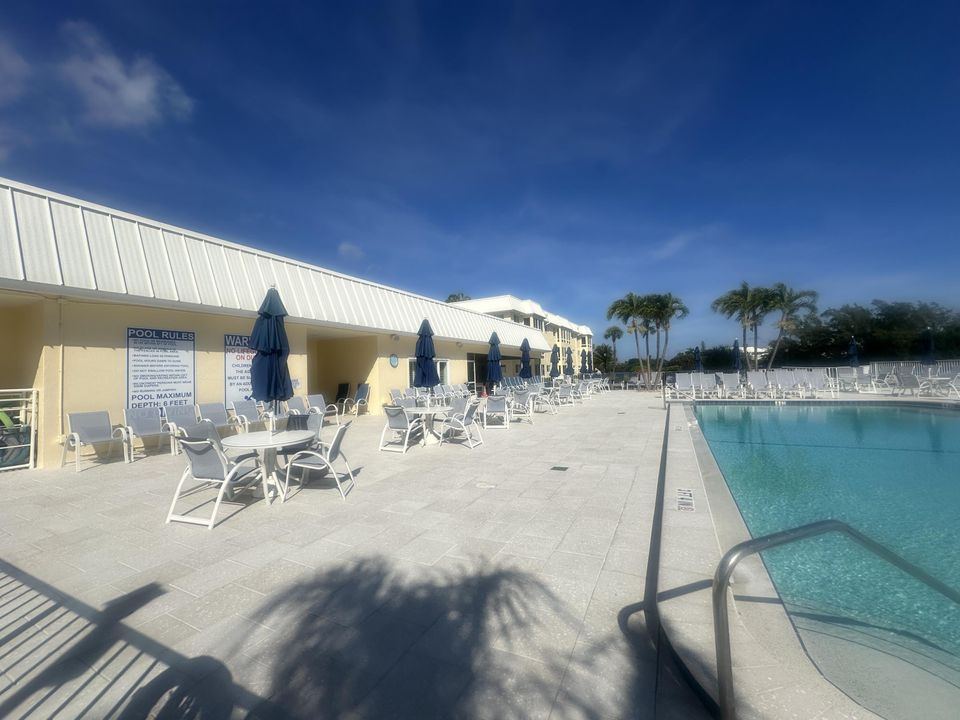 На продажу: $224,900 (1 спален, 1 ванн, 950 Квадратных фут)