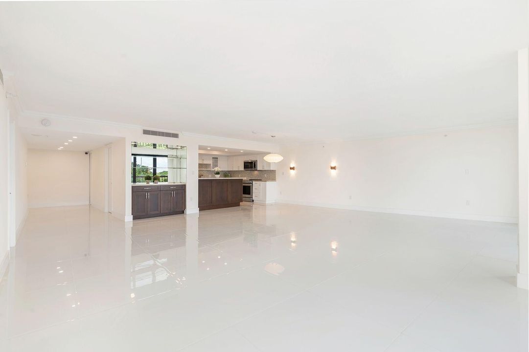 For Sale: $695,000 (3 beds, 3 baths, 2334 Square Feet)