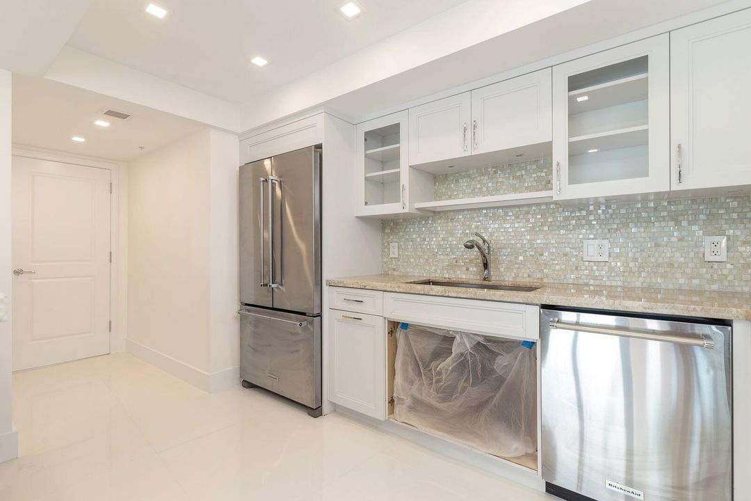 For Sale: $695,000 (3 beds, 3 baths, 2334 Square Feet)