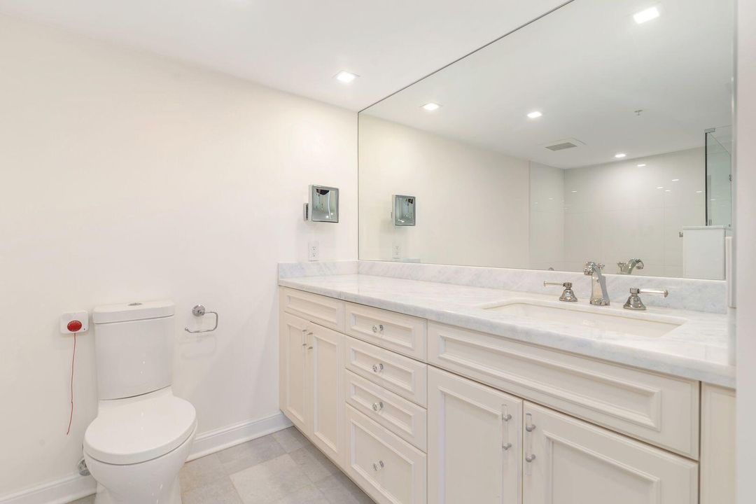 For Sale: $695,000 (3 beds, 3 baths, 2334 Square Feet)