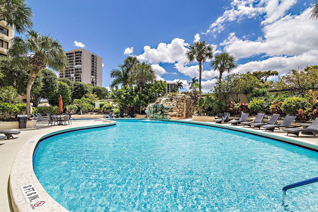 For Sale: $695,000 (3 beds, 3 baths, 2334 Square Feet)