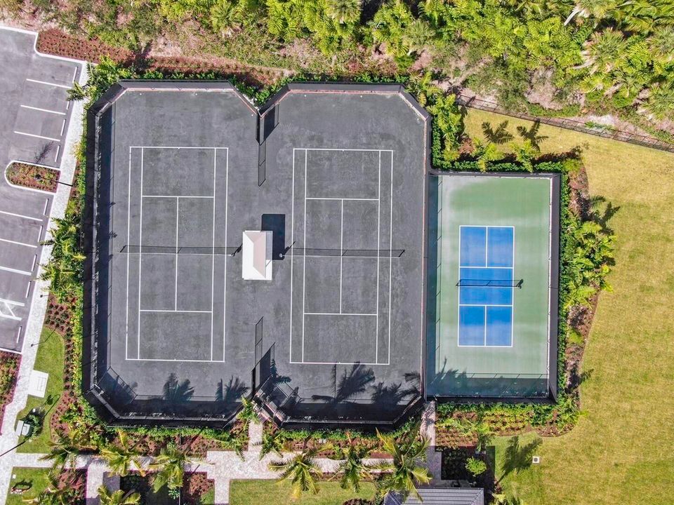 待售: $899,900 (2 贝兹, 2 浴室, 2100 平方英尺)