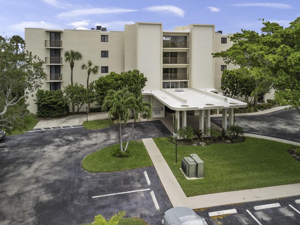 For Sale: $370,000 (2 beds, 2 baths, 1351 Square Feet)