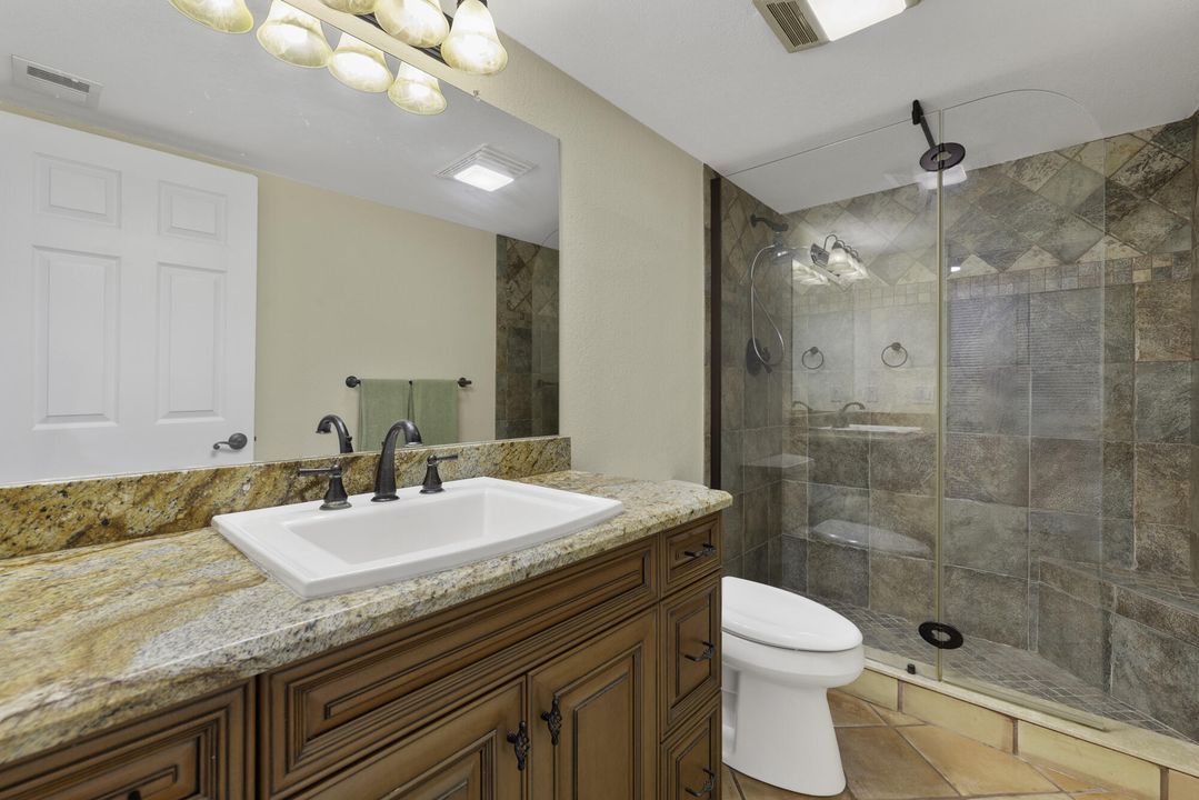 For Sale: $370,000 (2 beds, 2 baths, 1351 Square Feet)