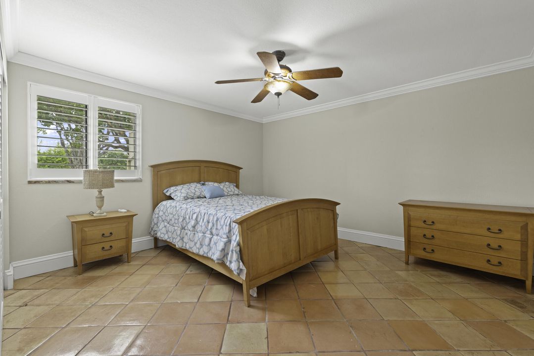 For Sale: $370,000 (2 beds, 2 baths, 1351 Square Feet)