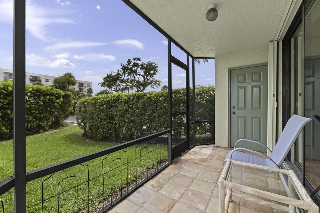 For Sale: $370,000 (2 beds, 2 baths, 1351 Square Feet)